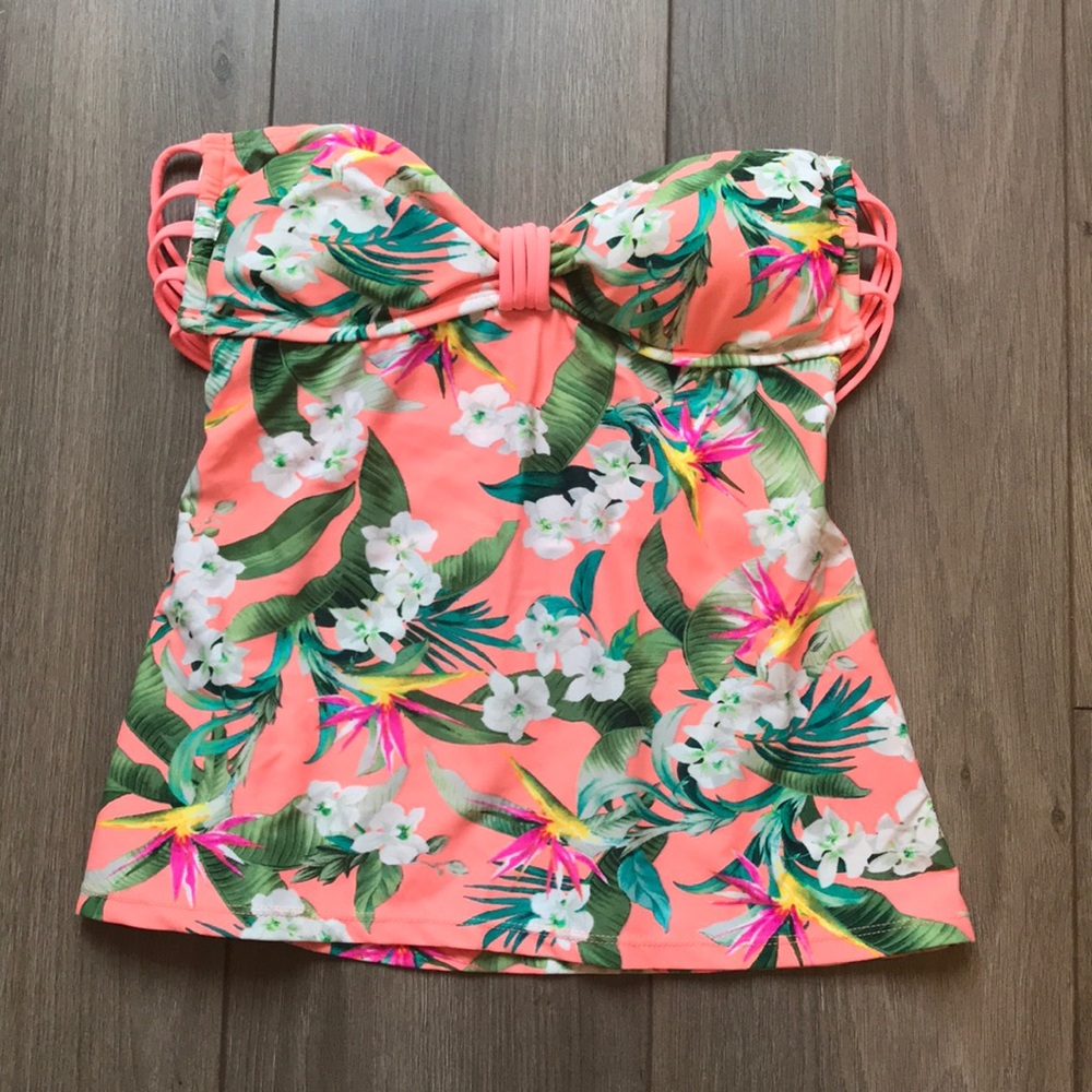 Malibu dream girl size M Hawaiian floral 🌺